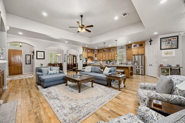 1022 Mcdaniel Drive, Magnolia, TX 77354