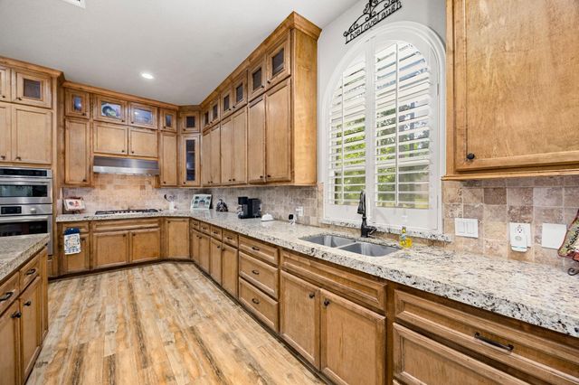 1022 Mcdaniel Drive, Magnolia, TX 77354