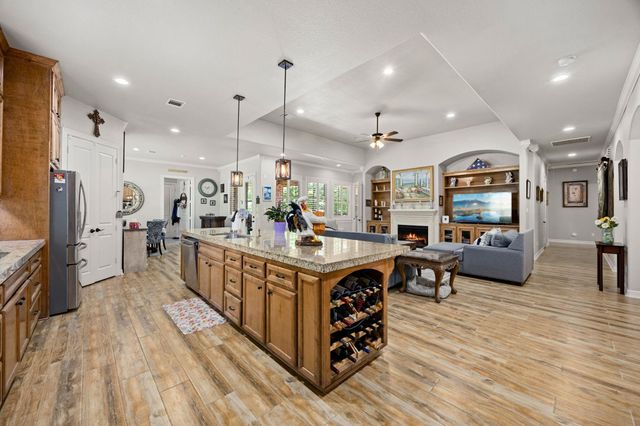 1022 Mcdaniel Drive, Magnolia, TX 77354