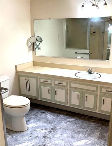 1075 Brookline Road M9-220E, Seal Beach, CA 90740