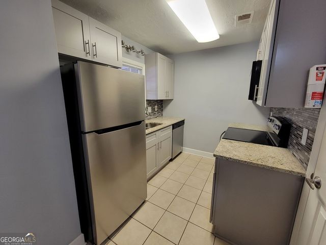 217 Chads Ford Way, Roswell, GA 30076