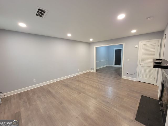 217 Chads Ford Way, Roswell, GA 30076