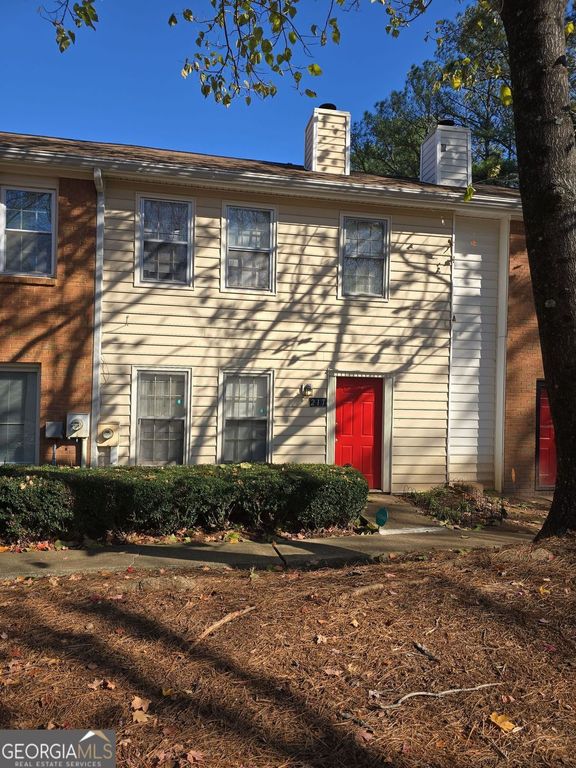 217 Chads Ford Way, Roswell, GA 30076