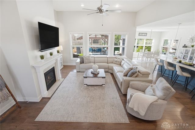 1127 Chambrey Court, Clearcreek Twp, OH 45458