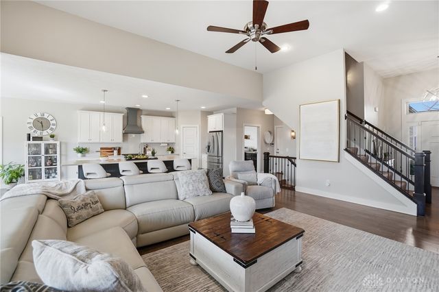 1127 Chambrey Court, Clearcreek Twp, OH 45458