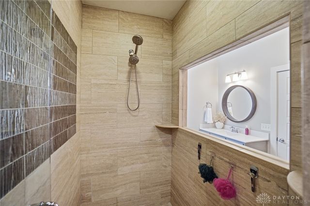 1127 Chambrey Court, Clearcreek Twp, OH 45458