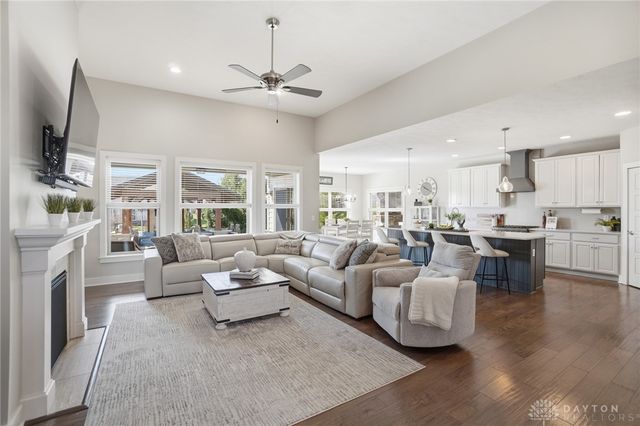 1127 Chambrey Court, Clearcreek Twp, OH 45458