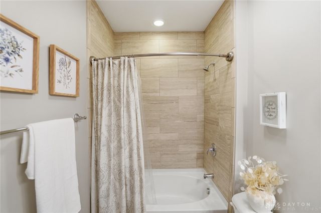 1127 Chambrey Court, Clearcreek Twp, OH 45458