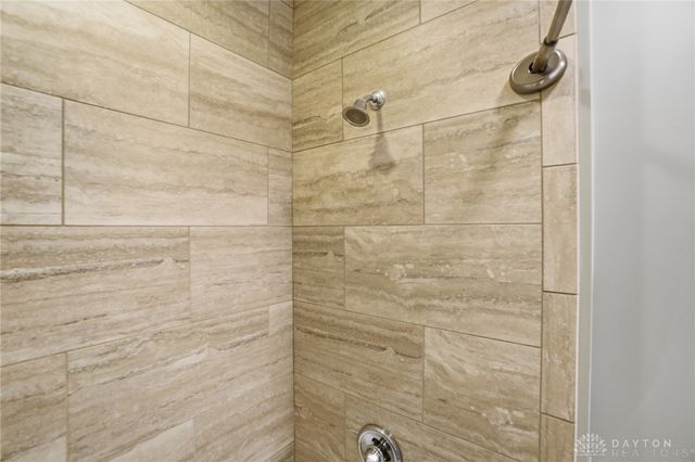 1127 Chambrey Court, Clearcreek Twp, OH 45458