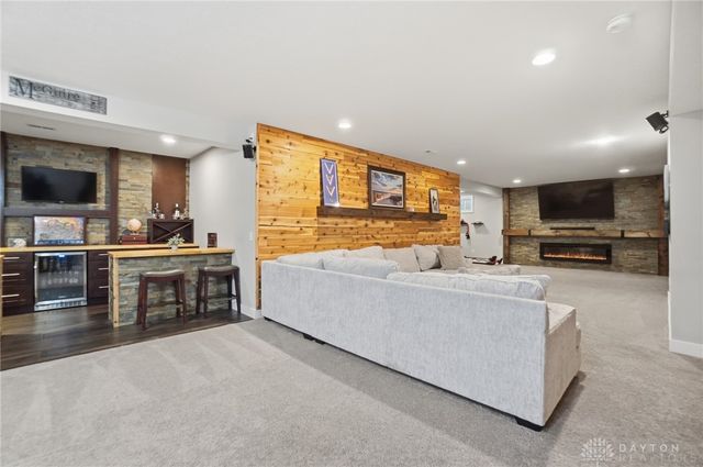 1127 Chambrey Court, Clearcreek Twp, OH 45458