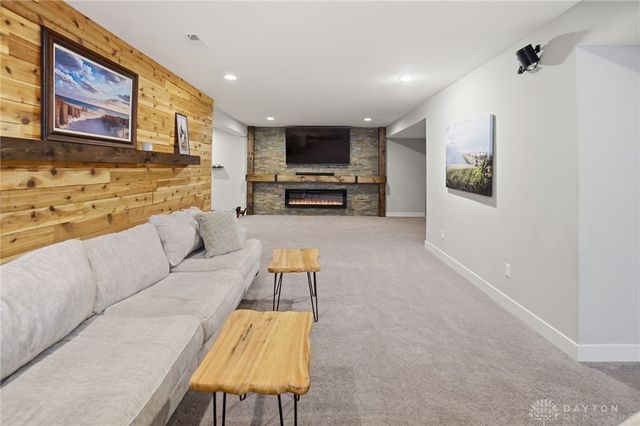 1127 Chambrey Court, Clearcreek Twp, OH 45458