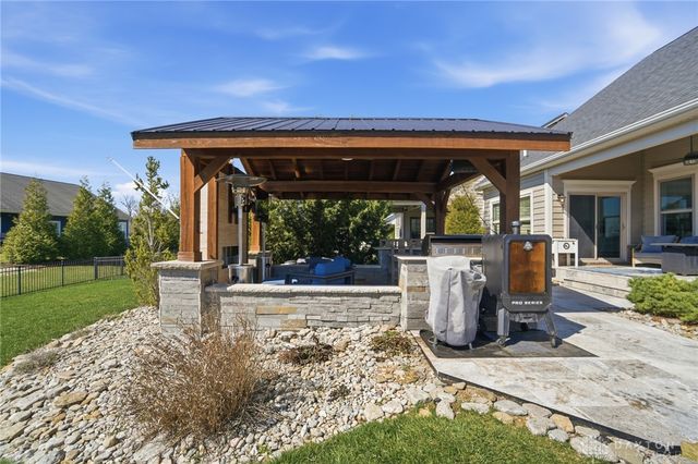 1127 Chambrey Court, Clearcreek Twp, OH 45458