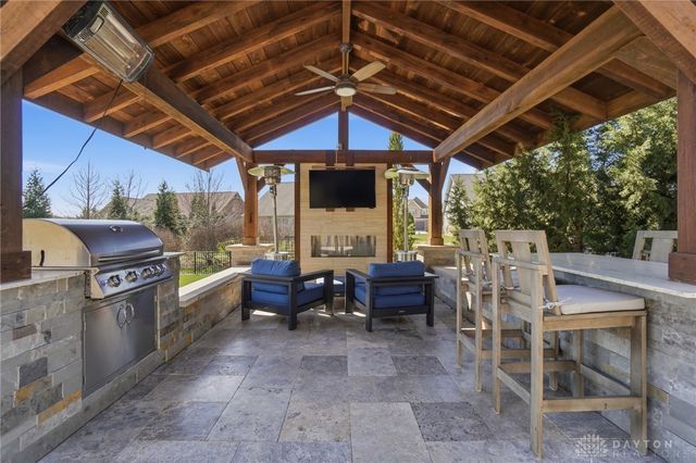 1127 Chambrey Court, Clearcreek Twp, OH 45458