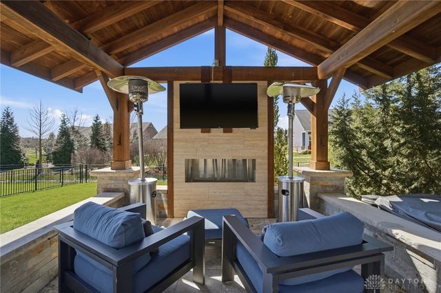 1127 Chambrey Court, Clearcreek Twp, OH 45458