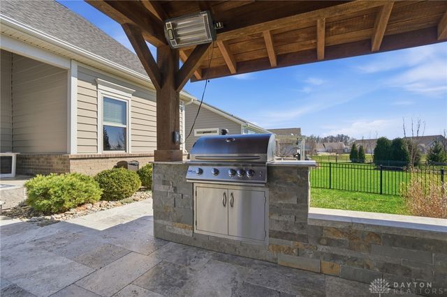 1127 Chambrey Court, Clearcreek Twp, OH 45458