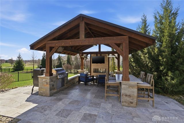 1127 Chambrey Court, Clearcreek Twp, OH 45458