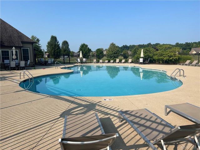 1127 Chambrey Court, Clearcreek Twp, OH 45458