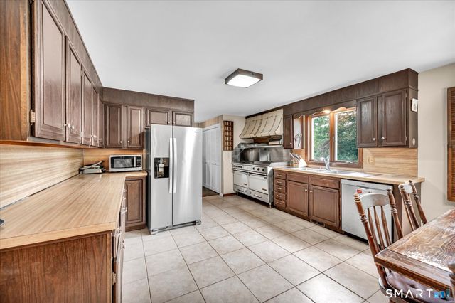 110 Goodspeed Avenue, Meriden, CT 06451