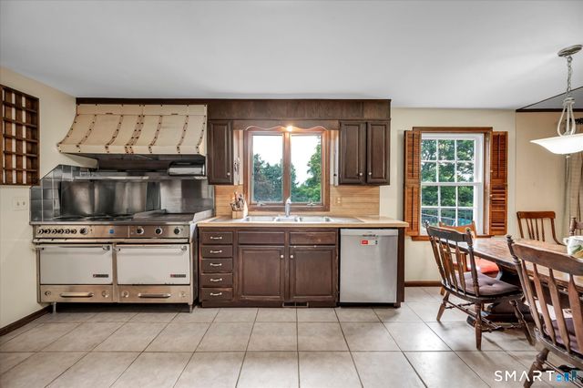 110 Goodspeed Avenue, Meriden, CT 06451