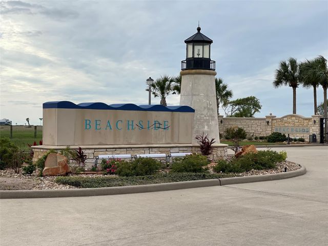 3000 Palacios Bay Drive, Palacios, TX 77465