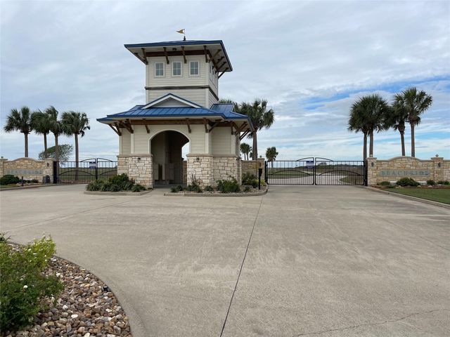 3000 Palacios Bay Drive, Palacios, TX 77465