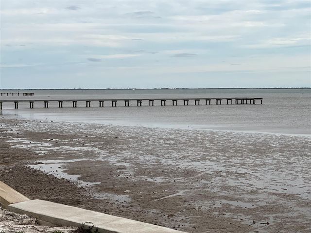 3000 Palacios Bay Drive, Palacios, TX 77465