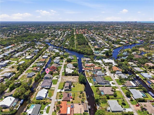 27099 Holly LN, Bonita Springs, FL 34135