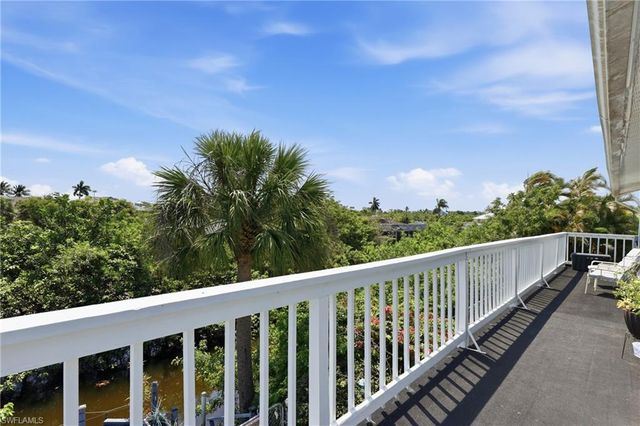 27099 Holly LN, Bonita Springs, FL 34135