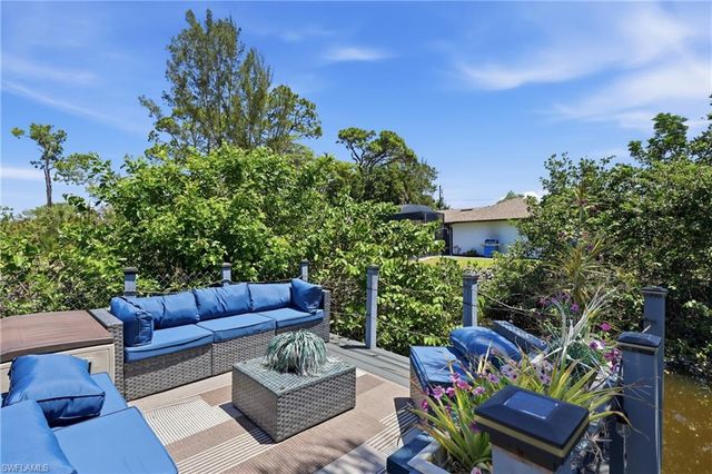 27099 Holly LN, Bonita Springs, FL 34135