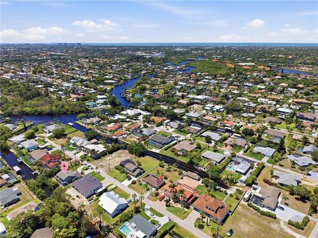 27099 Holly LN, Bonita Springs, FL 34135