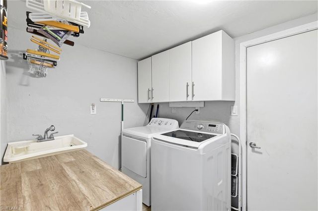 27099 Holly LN, Bonita Springs, FL 34135