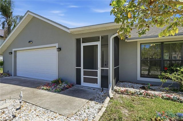 27099 Holly LN, Bonita Springs, FL 34135