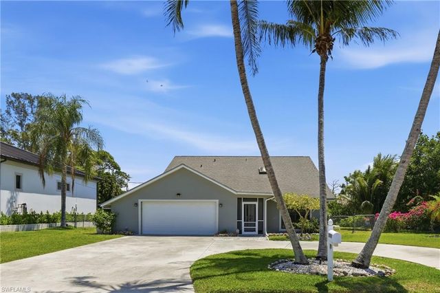 27099 Holly LN, Bonita Springs, FL 34135