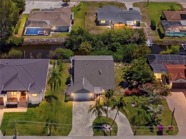 27099 Holly LN, Bonita Springs, FL 34135