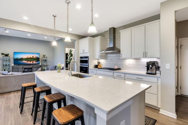 5203 Meadowsview Lane, Hilliard, OH 43026