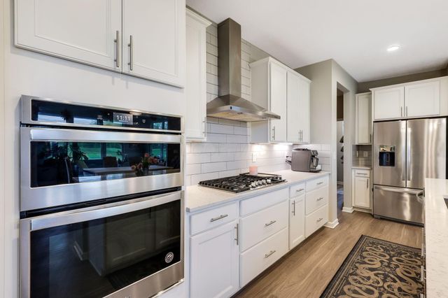 5203 Meadowsview Lane, Hilliard, OH 43026