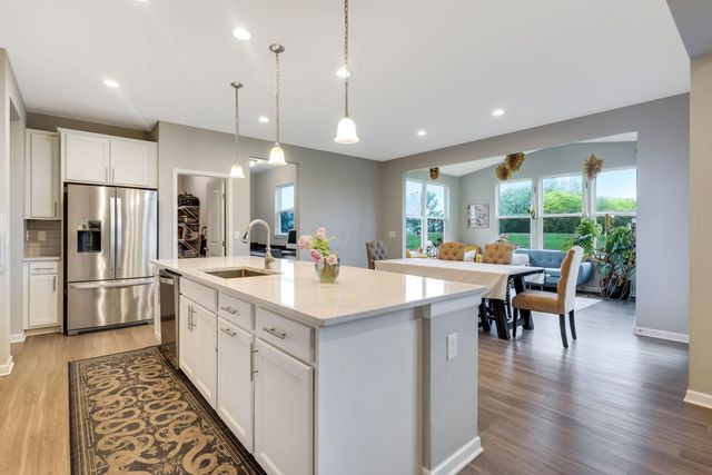 5203 Meadowsview Lane, Hilliard, OH 43026