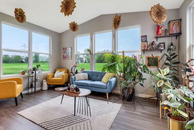 5203 Meadowsview Lane, Hilliard, OH 43026
