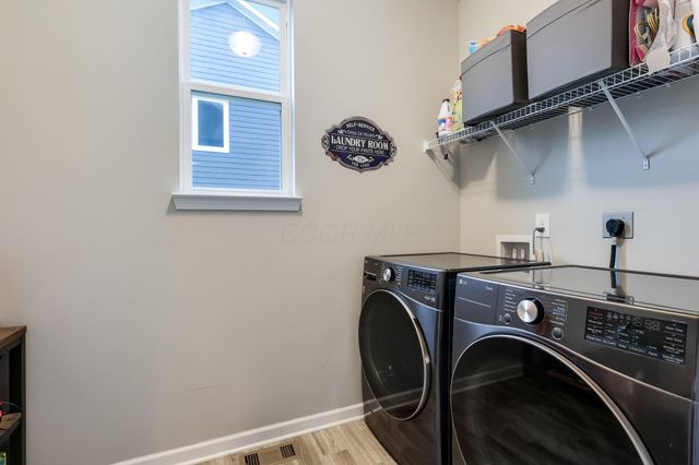 5203 Meadowsview Lane, Hilliard, OH 43026