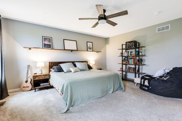 5203 Meadowsview Lane, Hilliard, OH 43026