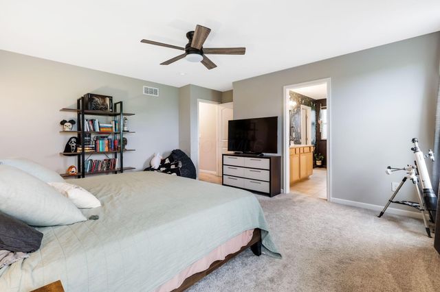 5203 Meadowsview Lane, Hilliard, OH 43026