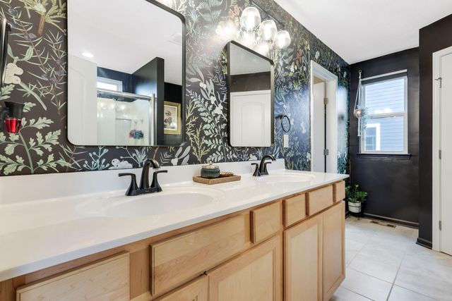 5203 Meadowsview Lane, Hilliard, OH 43026