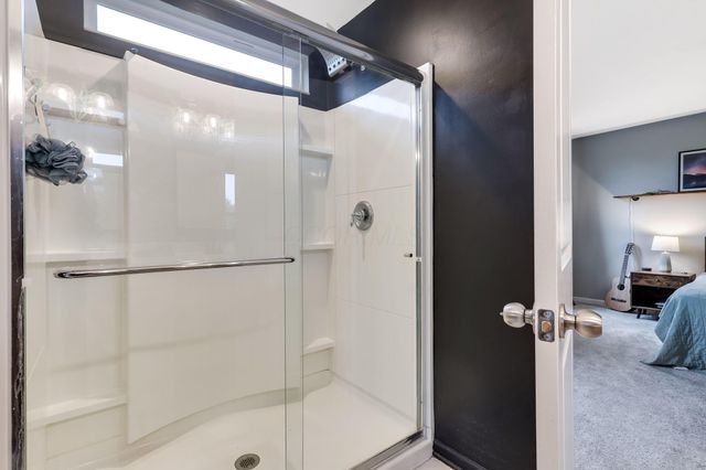 5203 Meadowsview Lane, Hilliard, OH 43026