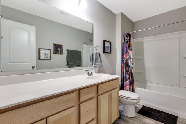 5203 Meadowsview Lane, Hilliard, OH 43026