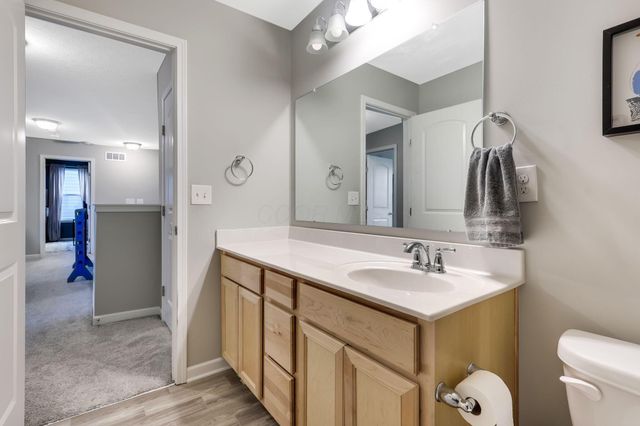 5203 Meadowsview Lane, Hilliard, OH 43026