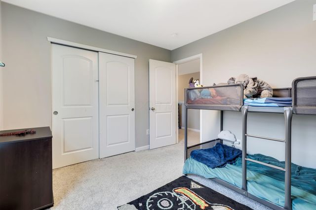 5203 Meadowsview Lane, Hilliard, OH 43026