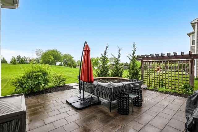 5203 Meadowsview Lane, Hilliard, OH 43026