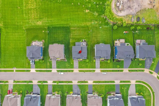 5203 Meadowsview Lane, Hilliard, OH 43026