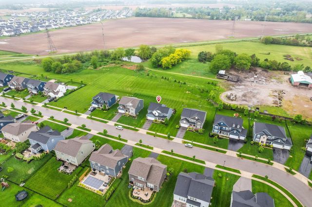 5203 Meadowsview Lane, Hilliard, OH 43026