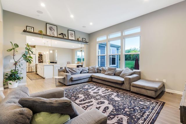 5203 Meadowsview Lane, Hilliard, OH 43026